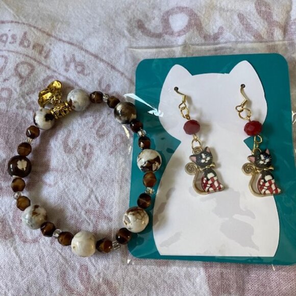 Cat earrings and stretch bracelet - Picture 1 of 4
